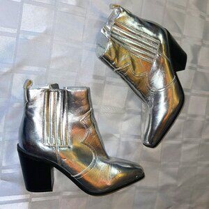 Silver western style chelsea booties 7.5